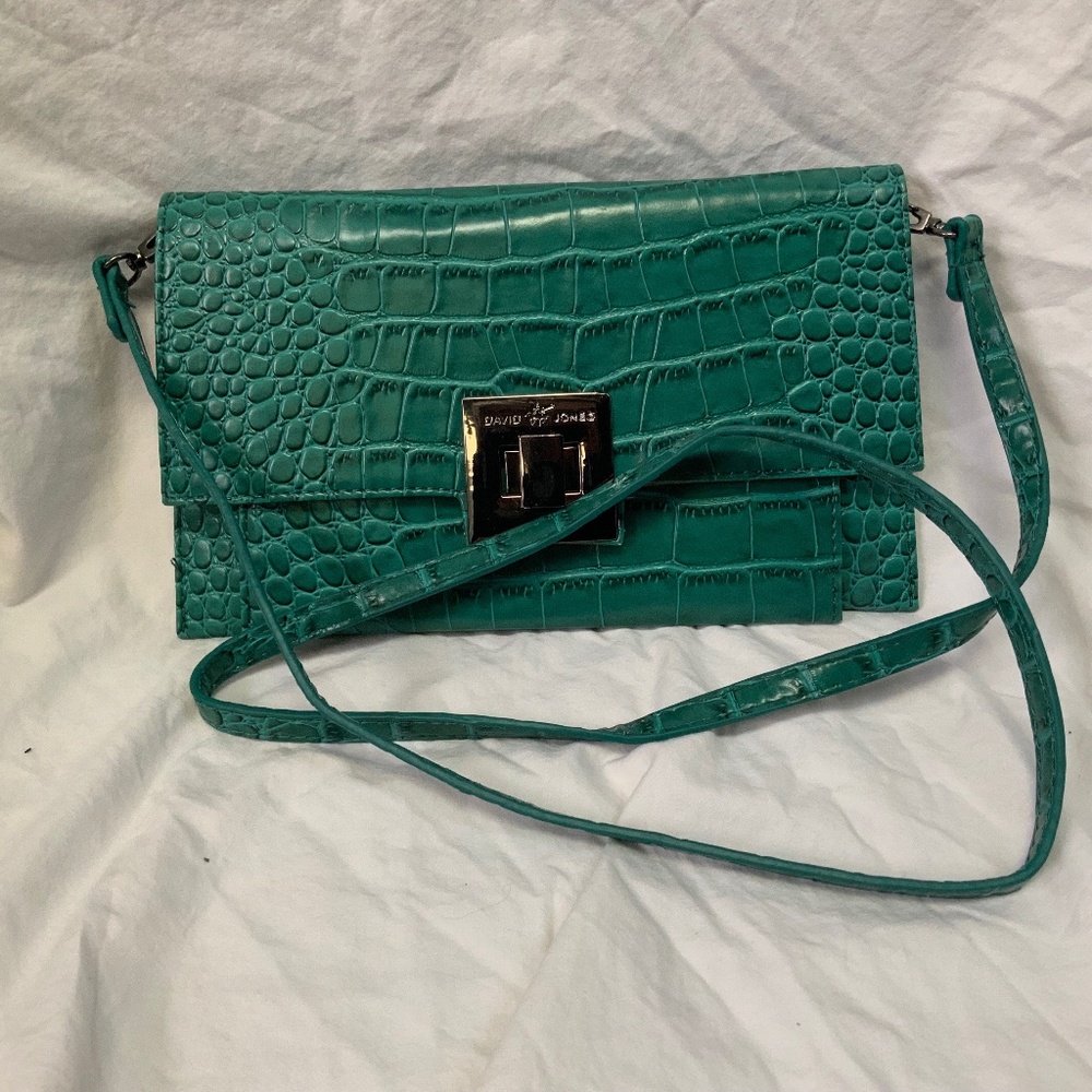 NWOT Green Vegan Crocodile Leather Crossbody/Wristlet Mini Bag by David Jones